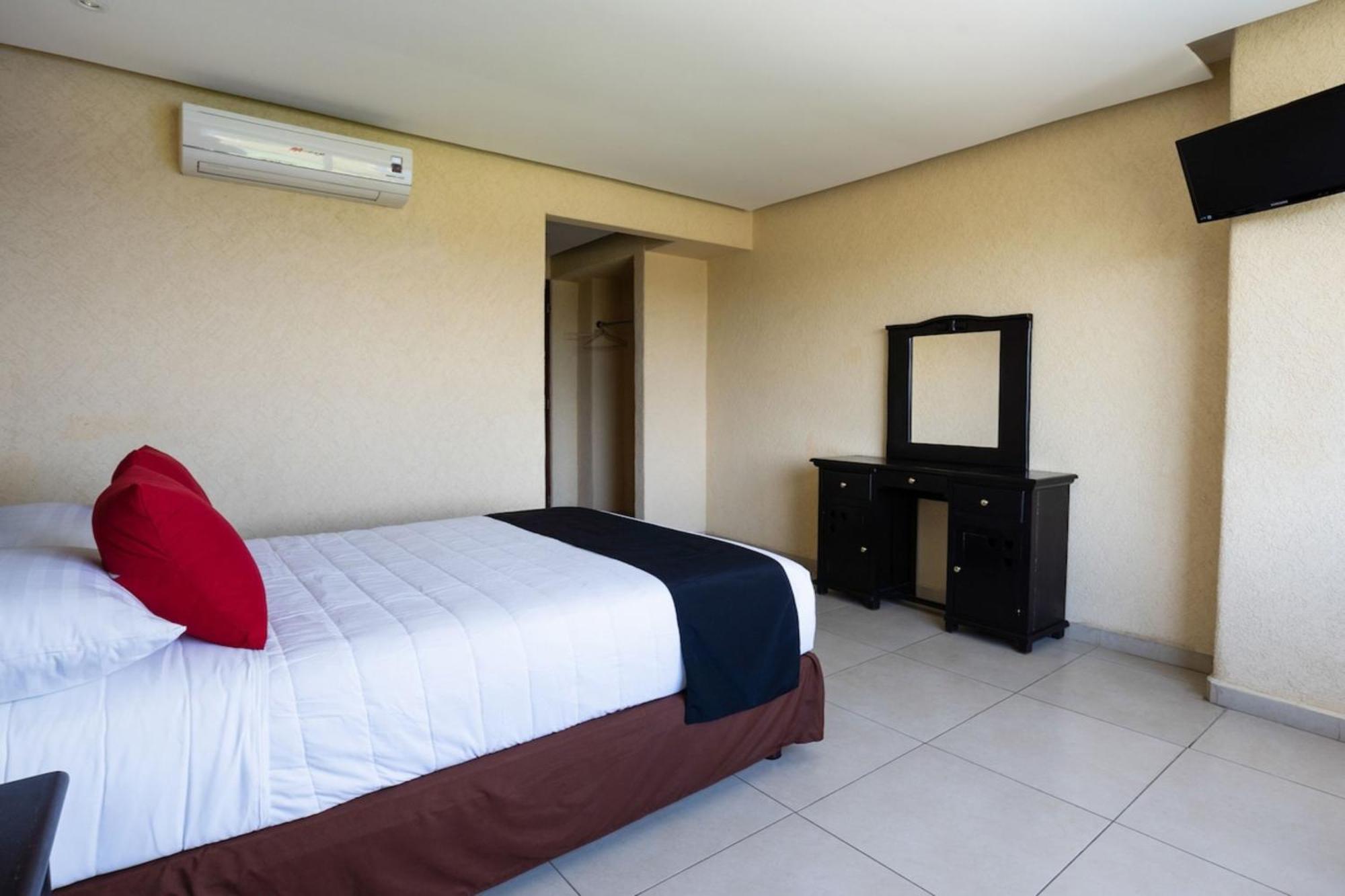 Capital O Hotel Los Caracoles, Acapulco Exterior photo